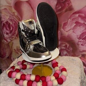 Y2K Apple Bottoms Women’s Silver and Black Rainbow Hearts High-Top Sneakers